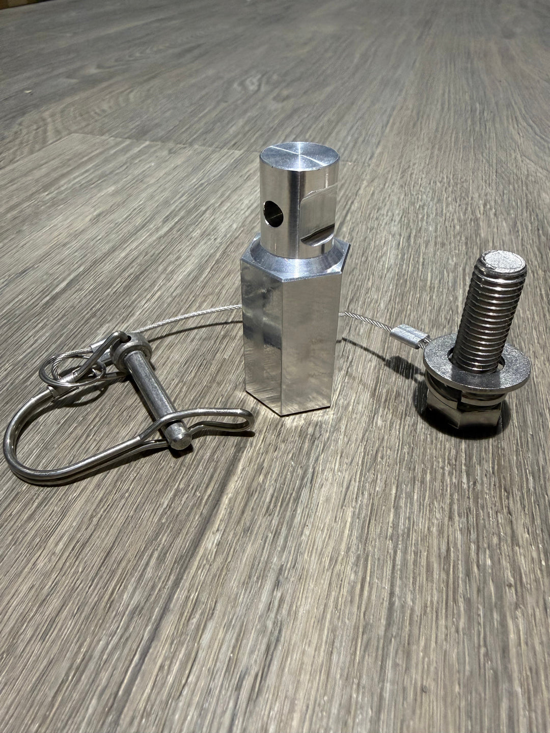 QUICK RELEASE PIN MOUNTS
